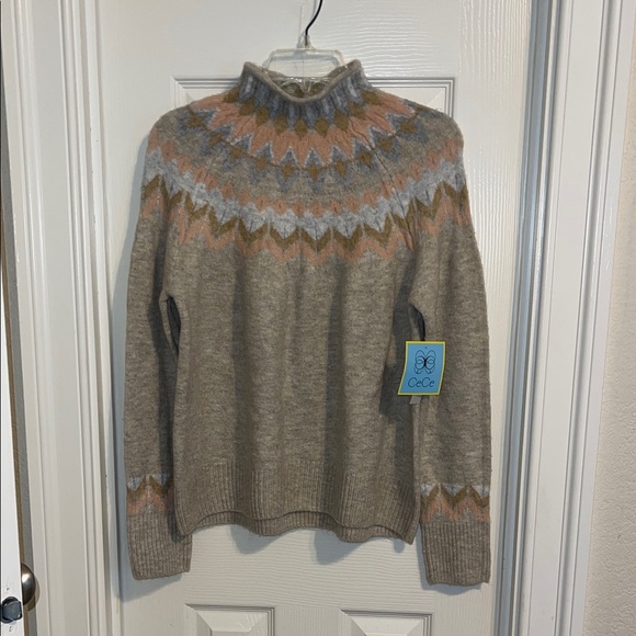 CeCe Sweaters - CeCe Gray and Tan Patterned Sweater size M